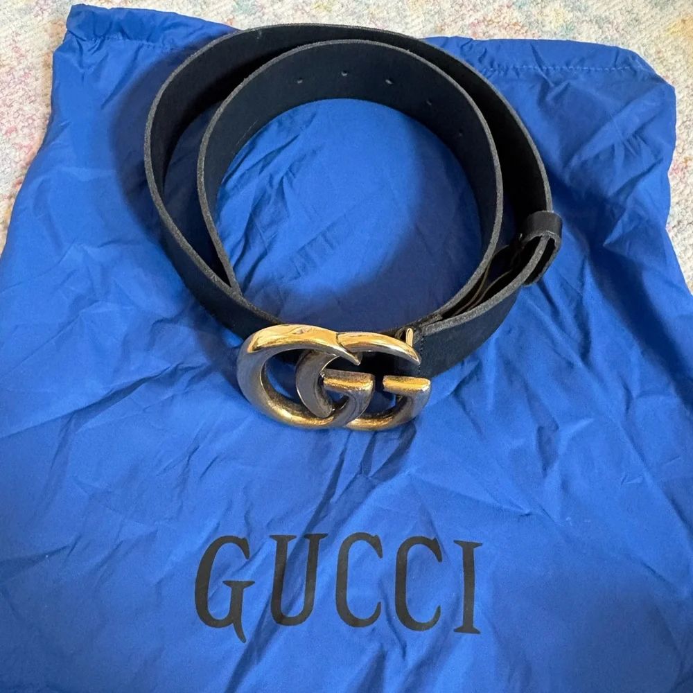 Gucci Women's Black GG Logo Leather Belt Gold Buckle Adjustable Authentic - Picture 3 of 5